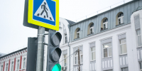 Светофор с кнопкой вызова заработал на оживленном переходе в Коломне - Regions.Ru