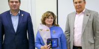 Врачей поликлиники в Озерах поблагодарили за многолетний труд - Regions.Ru